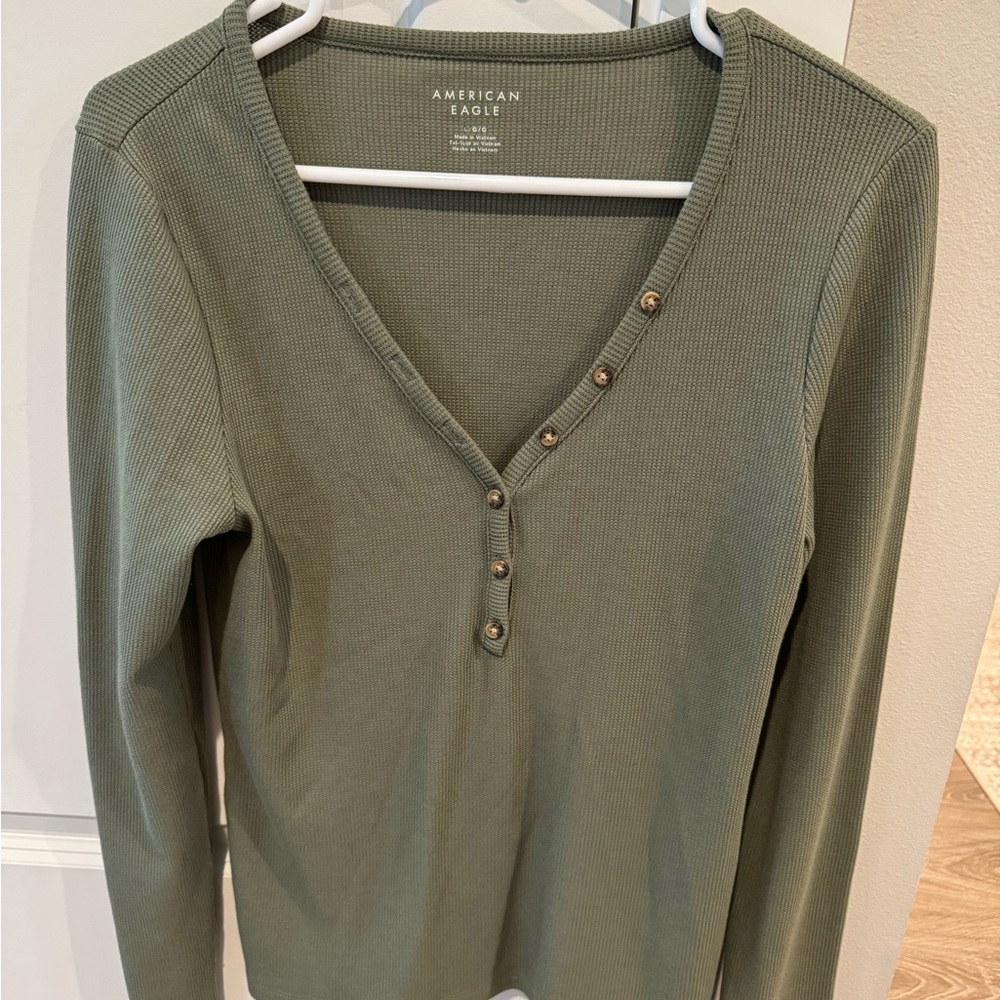 American Eagle Outfitters Sage Long Sleeve V-Neck Top